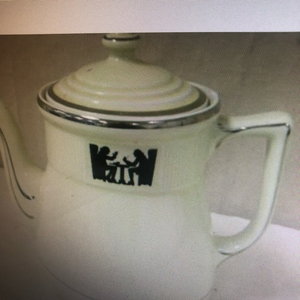 Halls vintage superior quality‎ kitchenware teapot. Style 1920 -1949